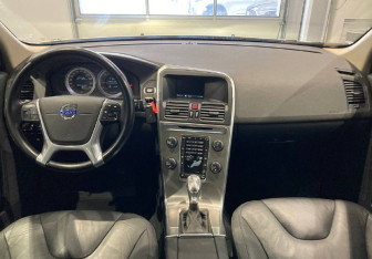 Подержанный автомобиль Volvo XC60 2012 года (11 фото)