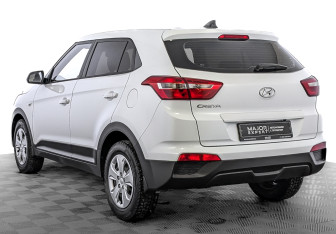 Подержанный автомобиль Hyundai Creta 2021 года (7 фото)