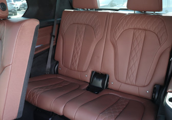 Подержанный автомобиль BMW X7 2020 года (31 фото)