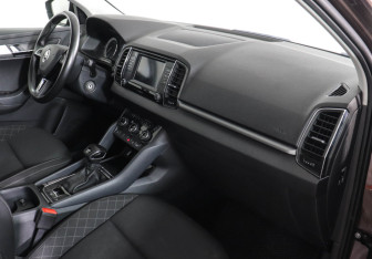 Подержанный автомобиль Skoda Karoq 2020 года (10 фото)