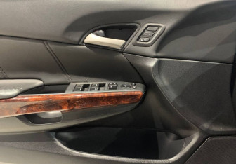 Подержанный автомобиль Honda Crosstour 2012 года (16 фото)