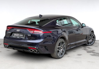 Подержанный автомобиль Kia Stinger 2021 года (5 фото)