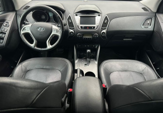 Подержанный автомобиль Hyundai ix35 2011 года (11 фото)