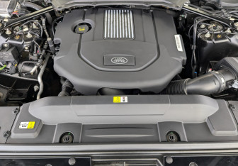 Подержанный автомобиль Land Rover Range Rover 2021 года (9 фото)