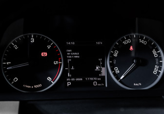 Подержанный автомобиль Land Rover Discovery 2012 года (11 фото)