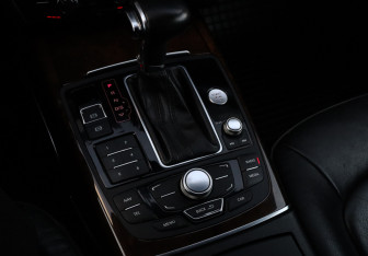 Подержанный автомобиль Audi A6 Sedan 2011 года (10 фото)