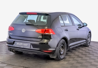 Подержанный автомобиль Volkswagen Golf Hatchback 2013 года (5 фото)