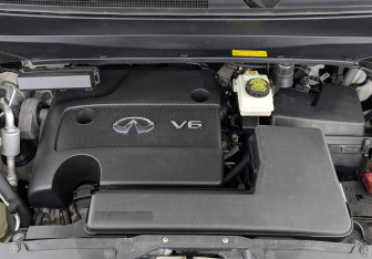 Подержанный автомобиль Infiniti QX60 2018 года (9 фото)