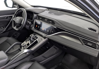 Подержанный автомобиль Geely Atlas Pro 2024 года (13 фото)