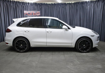 Подержанный автомобиль Porsche Cayenne 2013 года (4 фото)