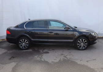 Подержанный автомобиль Skoda Superb Liftback 2013 года (7 фото)