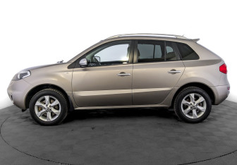 Подержанный автомобиль Renault Koleos 2013 года (8 фото)