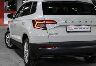 Подержанный автомобиль Skoda Karoq 2020 года (23 фото)