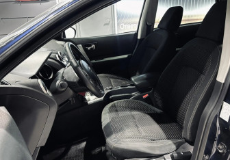 Подержанный автомобиль Nissan Qashqai+2 2009 года (7 фото)
