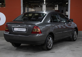 Подержанный автомобиль Toyota Corolla Sedan 2006 года (5 фото)