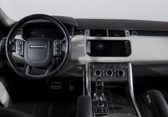 Подержанный автомобиль Land Rover Range Rover Sport 2017 года (12 фото)