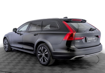 Подержанный автомобиль Volvo V90 Cross Country 2019 года (7 фото)