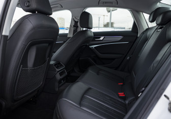 Подержанный автомобиль Audi A6 Sedan 2020 года (15 фото)