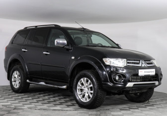 Подержанный автомобиль Mitsubishi Pajero Sport 2014 года (2 фото)