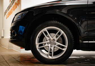 Подержанный автомобиль Audi Q5 2015 года (31 фото)