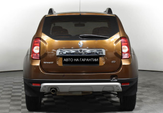 Подержанный автомобиль Renault Duster 2013 года (4 фото)