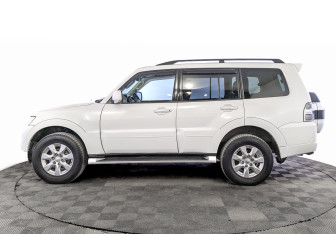 Подержанный автомобиль Mitsubishi Pajero 2018 года (8 фото)
