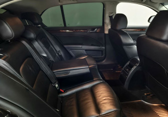 Подержанный автомобиль Skoda Superb Wagon 2013 года (13 фото)