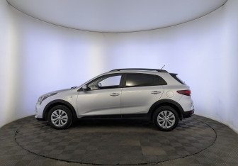 Подержанный автомобиль Kia Rio Hatchback 2022 года (8 фото)