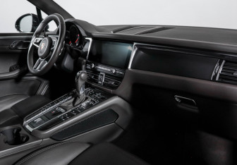 Подержанный автомобиль Porsche Macan 2019 года (9 фото)