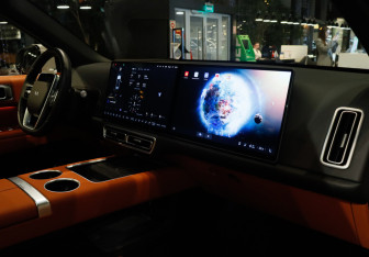 Подержанный автомобиль LiXiang L6 2024 года (17 фото)