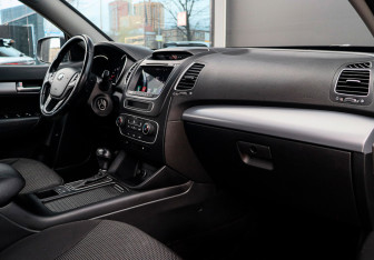 Подержанный автомобиль Kia Sorento 2013 года (7 фото)