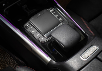 Подержанный автомобиль Mercedes-Benz GLB 2020 года (19 фото)