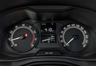Подержанный автомобиль Skoda Rapid Liftback 2021 года (16 фото)