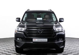Подержанный автомобиль Toyota Land Cruiser Suv 2015 года (2 фото)
