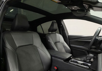 Подержанный автомобиль Toyota Camry Sedan 2024 года (13 фото)