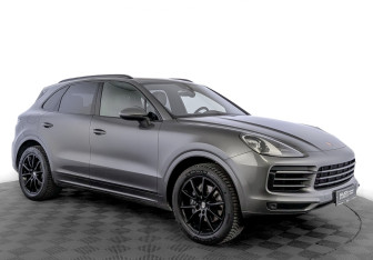 Подержанный автомобиль Porsche Cayenne 2019 года (3 фото)