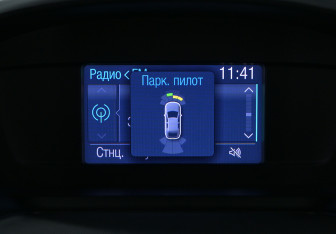 Подержанный автомобиль Ford Kuga 2014 года (18 фото)