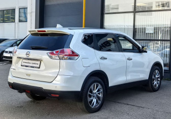 Подержанный автомобиль Nissan X-Trail 2017 года (5 фото)