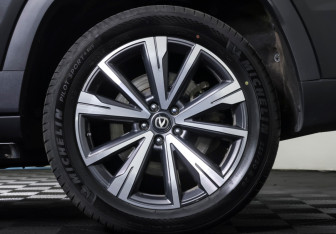 Подержанный автомобиль Changan CS95 2023 года (22 фото)