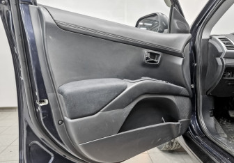 Подержанный автомобиль Peugeot 4007 2011 года (19 фото)