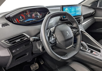 Подержанный автомобиль Peugeot 5008 Suv 2021 года (15 фото)