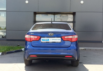 Подержанный автомобиль Kia Rio Sedan 2012 года (6 фото)