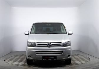 Подержанный автомобиль Volkswagen Caravelle 2010 года (2 фото)