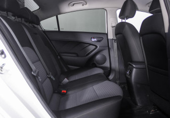 Подержанный автомобиль Kia Cerato Sedan 2014 года (8 фото)