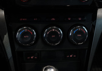 Подержанный автомобиль Mazda 6 Sedan 2011 года (15 фото)