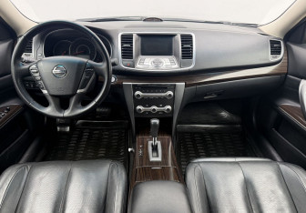 Подержанный автомобиль Nissan Teana 2013 года (13 фото)