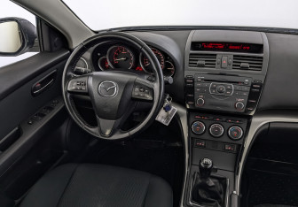Подержанный автомобиль Mazda 6 Liftback 2012 года (29 фото)