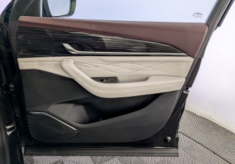 Подержанный автомобиль Geely Monjaro 2023 года (30 фото)