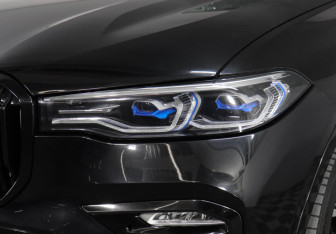 Подержанный автомобиль BMW X7 2019 года (7 фото)