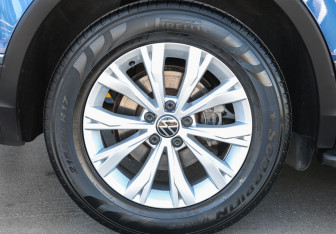 Подержанный автомобиль Volkswagen Tiguan 2021 года (22 фото)